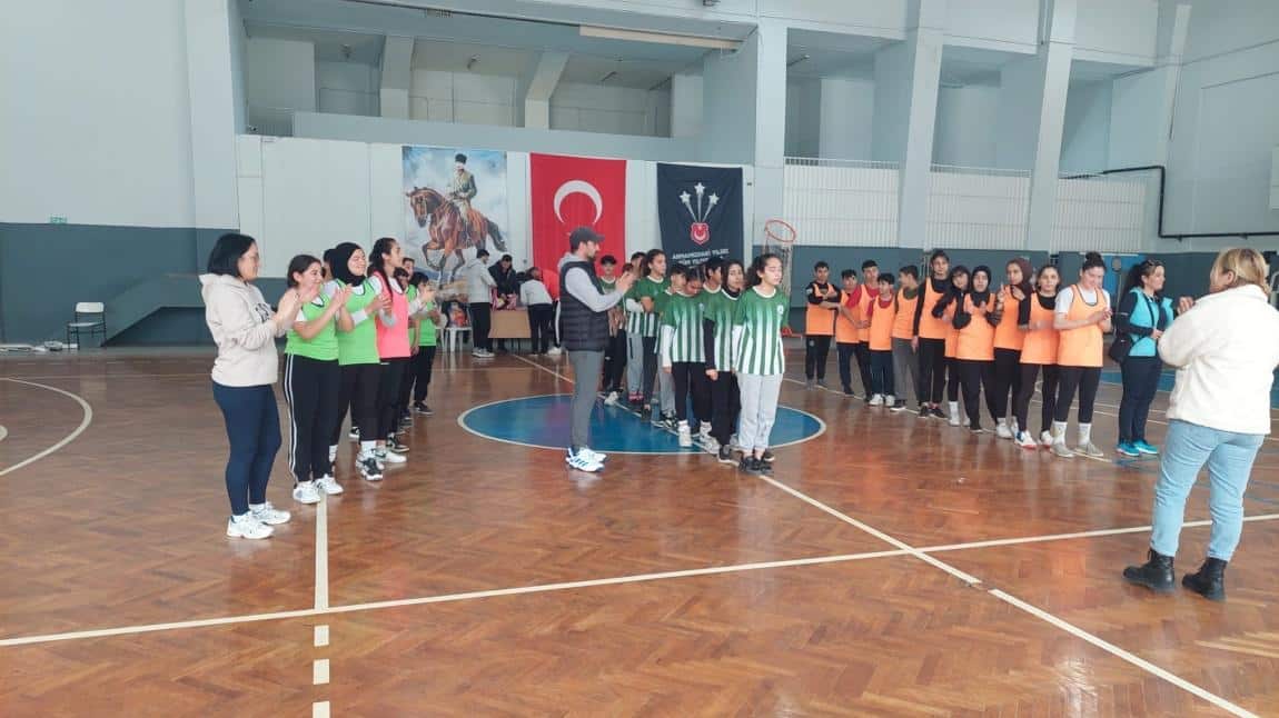Geleneksel Okul Sporları Çocuk Oyunlarında Okulumuz Yıldız Takımı İlçe İkincisi oldu